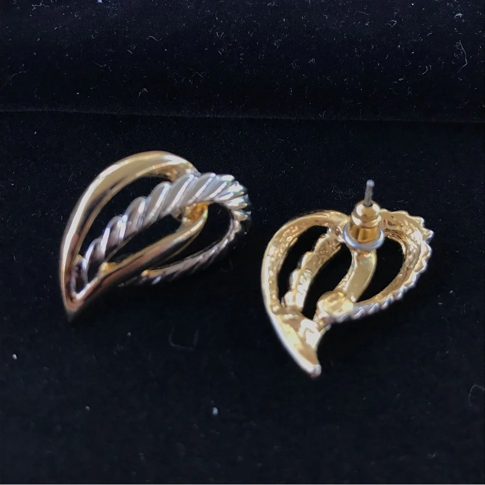 Lot of 3 metal vintage earrings-nature inspired designs - Picture 3 of 6